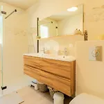 Martin & Jacuzzi - 23 Couchages Villa