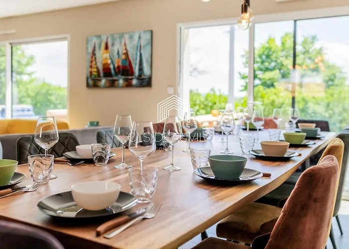 Martin & Jacuzzi - 23 Couchages Villa *