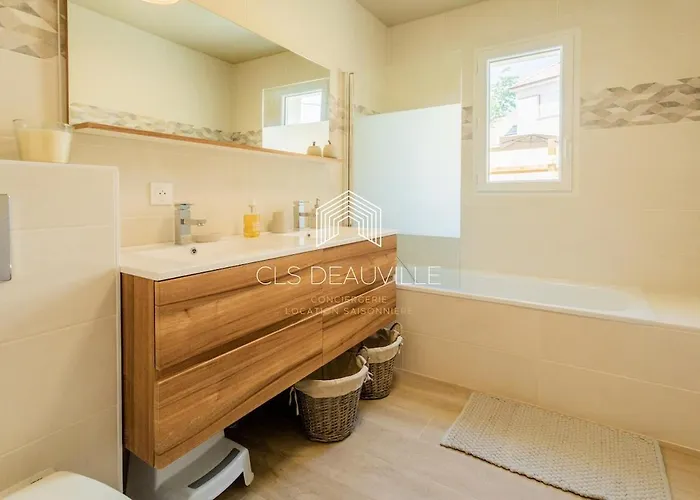 Villa Martin & Jacuzzi - 23 Couchages Saint-Martin-aux-Chartrains